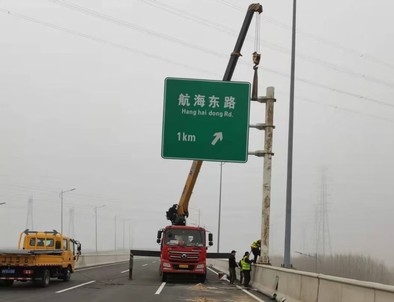 中卫中卫悬臂式交通标志杆