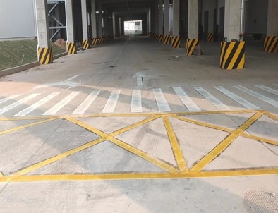 中卫中卫厂区道路标线施工