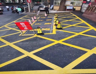 中卫中卫厂区划线，园区停车场划线，车库标识标线